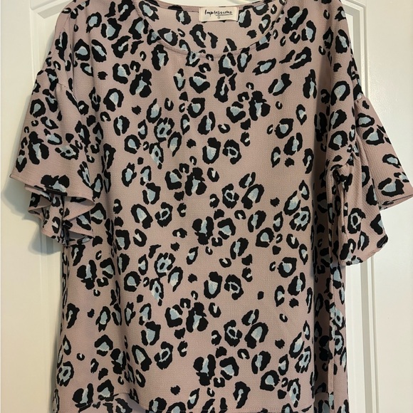 Leopard design oversized blouse. - Picture 2 of 3
